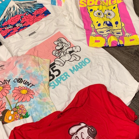 NWOT 28 Shirt Nintendo, Guess,Disney, Nickelodeon,Philosophy and More - Picture 3 of 13